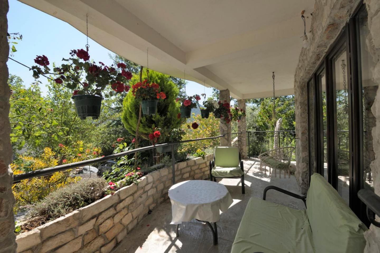 Apartment Dado